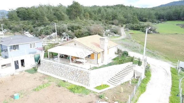 İzmir Menderes Te Satılık Taş Ev Ve