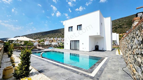 Didim Akbükte Panoramik Deniz Manzaralı Akıllı Villalar