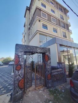 Varsak Menderes’te Sıfır, Ayrı Mutfaklı Ve Doğalgaz Kombili 2+1 Daire