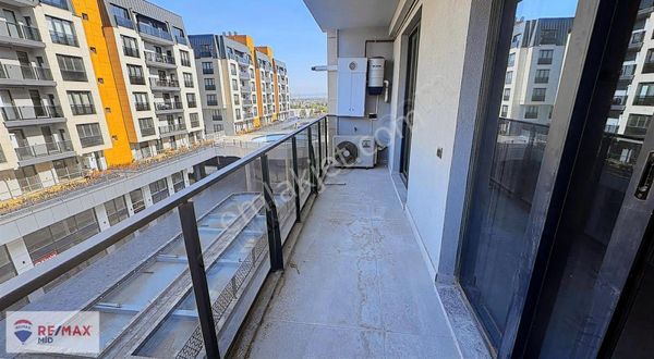 Remax Mid Ayyıldız Sitesinde Satılık 3+1 Daire