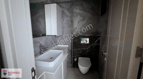 Remax Mid Ayyıldız Sitesinde Satılık 3+1 Daire