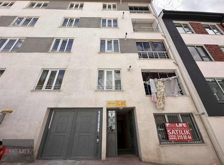 Rw Lıfe // Emek Mahallesi Giriş Kat Amerikan Mutfaklı Geniş 2+1