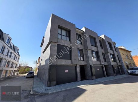 Rw Lıfe// Sazova Mahallesi Özel Yapım Satılık Tripleks Villa