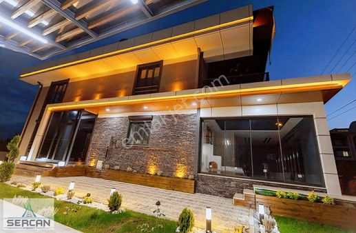 Karahüyükte Hatıp Caddesine 1 Parsel İçerde 5+1 Geniş Tek Villa