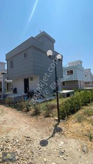 Salihleraltında Denize 300 Metre Tam Müstakil 3+1 Villa