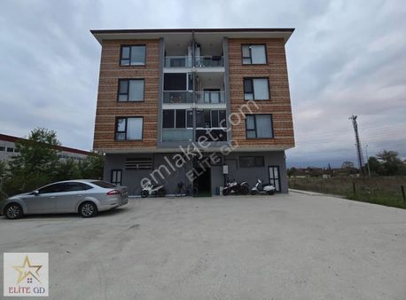 Sıfır Kiralik 2+1 / Konuralp Akçakoca Yolunda Aile Sitesi