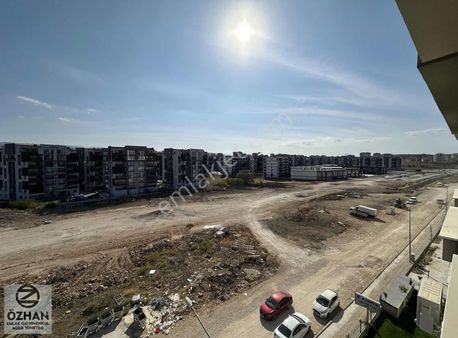 Özhan Emlaktan Karnur Adel Park Sitesinde 3+1 Kiralık Daire