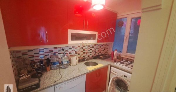 Doğandan Fatih Kocamustafapaşa Meydana Çok Yakın Satılık Boş Daire