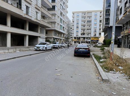 Gül Emlaktan Satılık Köşe Başı Dükkan