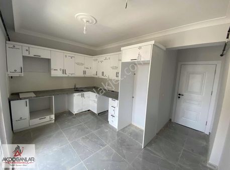 Akdoğanlardan İstasyonda Site İçinde Arakat İskanlı Satılık 3+1