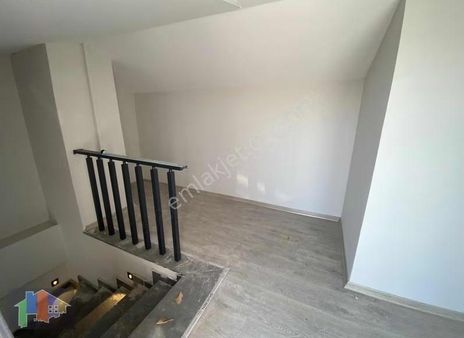 3+1 Lüx Dublex Daire Bayraklıda Satılık