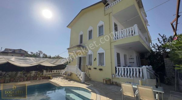 Doğa City'den Karaçalı'da 5+1 Tripleks Villa