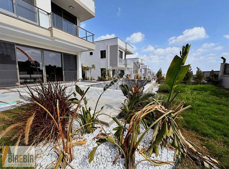 Eşsiz Konum Özel Tasarım Müstakil Havuzlu Satılık Lüks Villalar