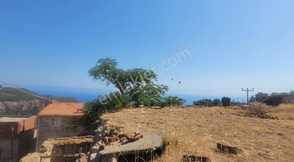 Uzay Emlaktan Ayvacık Ahmetçede Fırsat Metruk Taş Ev