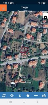 Uşak Sivaslı Konak Mahallesinde Köşe Parsel Satılık