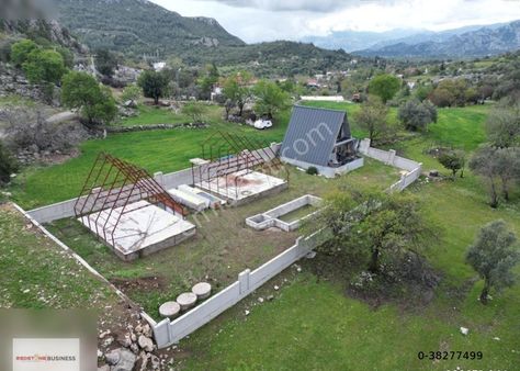 İçinde Tiny House'ların Bulunduğu Satılık Tarla