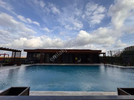 Çorlu Hürrıyet Mah. Uysal Nüans Cadde'de 3+1 Satılık Daire