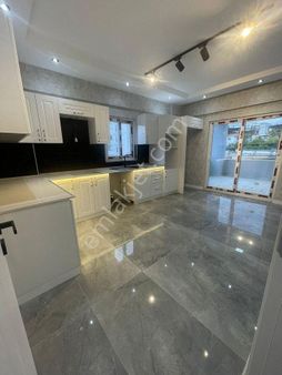 Göçmen Gayrimenkul'den Zafer Mah.3+1 Lüks Satılık Arakat Daire