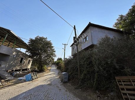 Özdemirden Köy Yerleşim İçerisinde Yatırımlık Fırsat Arazi