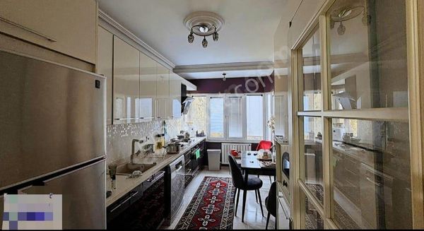 Emlak Dünyasından Kiptaş Sitesinde 3+1 Perde Betonlu Binada