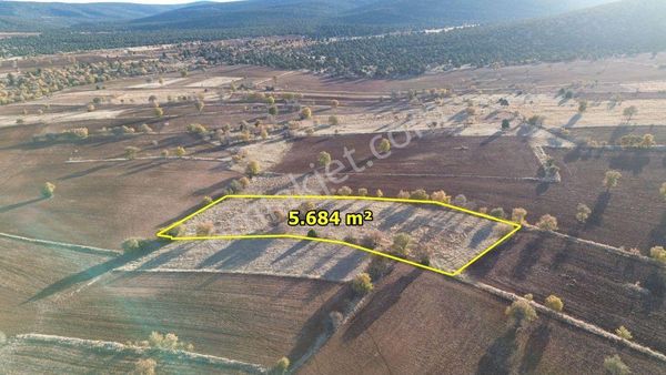 Akören Karahüyük De 5.684 M2 Müstakil Tapulu Arazi