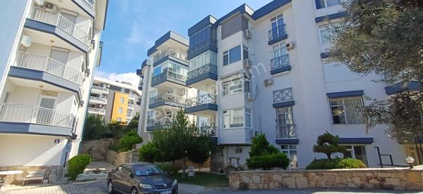 Kuşadası Marina Bölgesinde 2+1 Yüksek Giriş