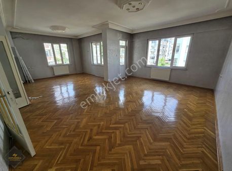 Sarıgüllük'te Yeni Boyanacak Arakat 4+1 Ebeveyn Banyolu Daire