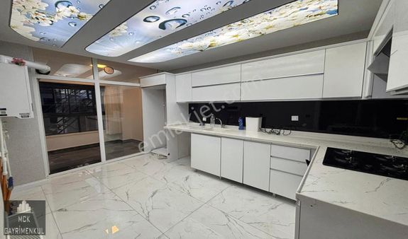 Mck'dan Karakaya'da 3+1 Kot1 115m2 Cam Balkon Yeni Bina İskanlı