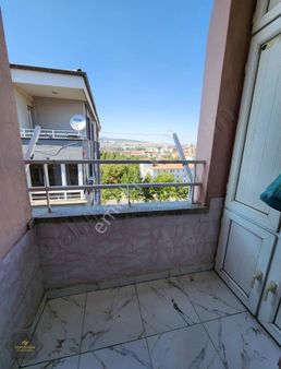 Kolejtepenin Merkezinde Asansörlü Bakımlı 3+1 Daire Fırsatı !!!