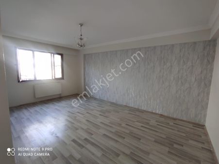 Zara Gayrimenkul'den Bağcılar'da Satılık 3+1 Daire!!!