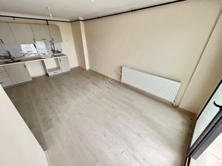 Akçay Sezgin Emlaktan Asansörlü & Doğalgazlı Satılık 1+1 Daire
