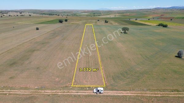 Akören Karahüyük De 3.772 M2 Müstakil Tapulu Arazi