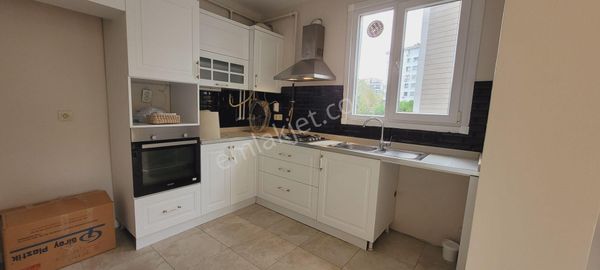 Eriş Emlaktan Kozyatağında Minibüs Yoluna Yakın 2+1 Yeni Bina