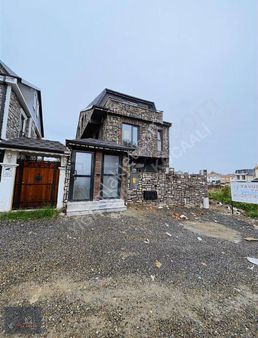 Kapanmaz Deniz Manzaralı 4+1müstakil Havuzlu Ve Bahçeli Tirpleks