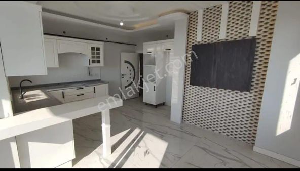 Zara Gayrimenkul'den Piyale Düğün Salonu Civarı 3+1 Lüks Daire