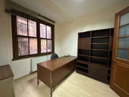 Asmalı Mescit Caddesi'nde 2+1 Satılık Daire