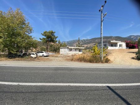 Anamur Ermenek Yoluna Cepheli Satılık Ev Ve Tarla