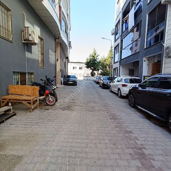 Kuşadası Davutlarda Merkezi Konumda Havuzlu Sitede Satılık 2+1 Daire