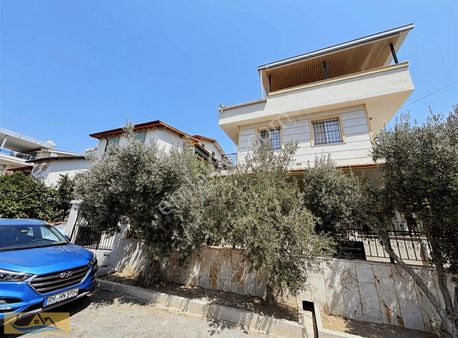 Öz Güven'den Köşe Parsel Emsalsiz 4+1 Villa