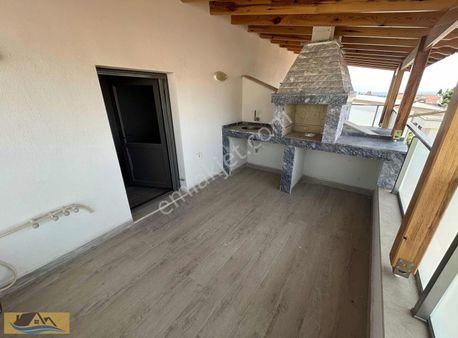 Öz Güven'den Salon Mutfak Ayrı Deniz Manzaralı 4+1 Villa