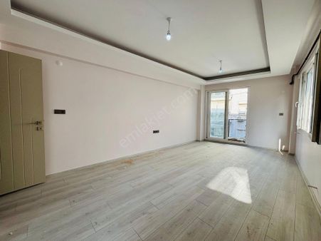 Mızraklı Cadde Üzeri Arakat 3+1 Satılık Daire