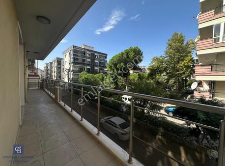 Karşıyaka, Dedebaşı Mahallesi'nde Ferah Ve Aydınlık Kiralık 2+1