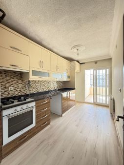 Remint’den Toros Mahallesinde Geniş 3+1 Kapalı Mutfak Doğalgazlı Satılık Daire Kaçmaz Uygun Fiyat….