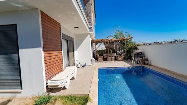 Antalya Konyaaltı Mollayusuf Satılık 6+1 Müstakil Tadında Villa