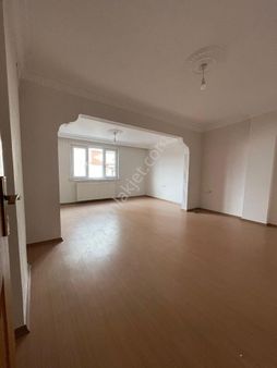 Sultançiftligi Tranvaya Yakın 2+1 95m2 Çatı Kati Daire