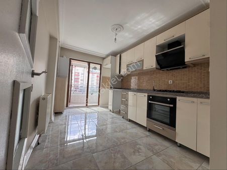 Itrı Cad Üstü Asansörlü Ebeveyn B. Yeni Bina Geniş Ön Cephe 3+1