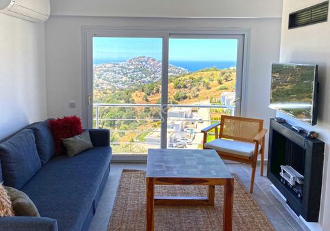 Yalıkavak Gerişte Site İçinde Satılık 2+1 Bahçe Katı Daire