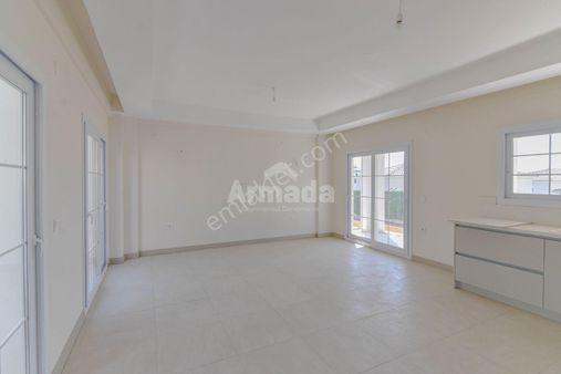 Kuşadasında Satılık Müstakil Deniz Manzaralı 4+1 Havuzlu Villa
