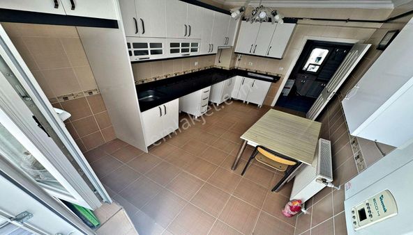 Yayla'da Merve Fırın Karşısı Emsallerinden Uygun Genç Binada 3+1