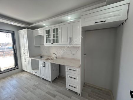 İstasyon'da Sıfır 2+1! Müze Civarı, Gün Boyu Güneş Alan 1. Kat!